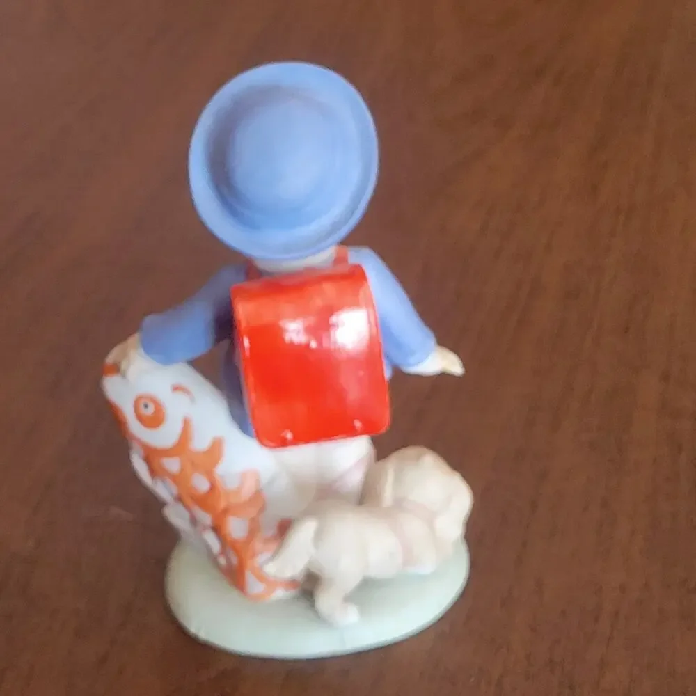 Vintage The United Nations UN Children Taro from Japan 1978 Porcelain